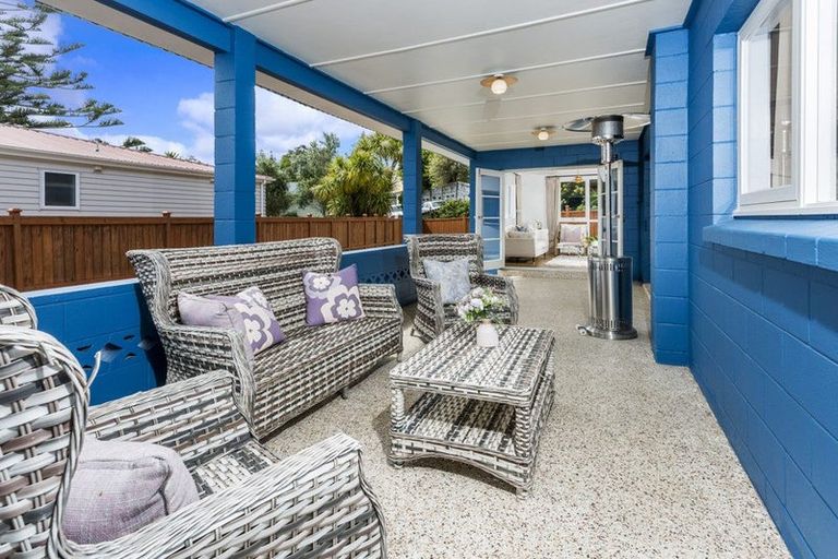 Photo of property in 39 Valley View Road, Glenfield, Auckland, 0629