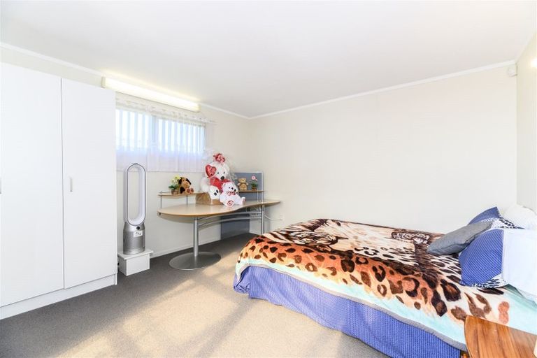 Photo of property in 36 Forest Hill Road, Henderson, Auckland, 0612