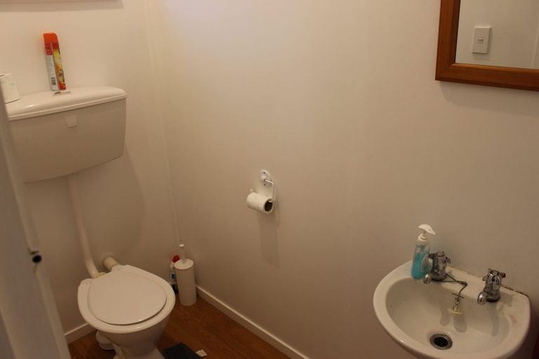 Photo of property in 1/11 Crieff Street, Northland, Wellington, 6012