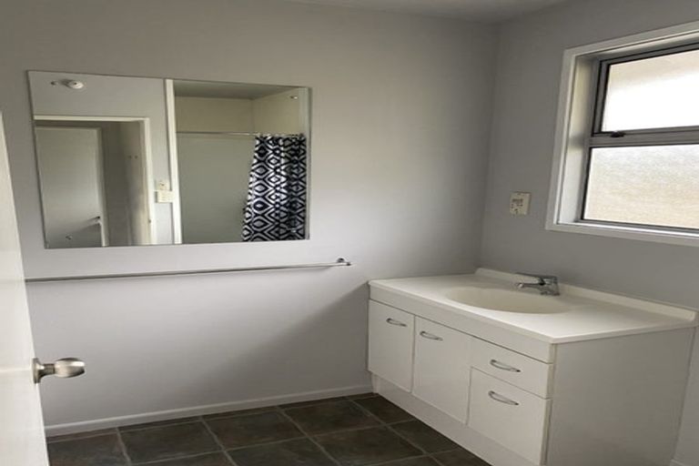 Photo of property in 1/27 Thorrington Road, Cashmere, Christchurch, 8022