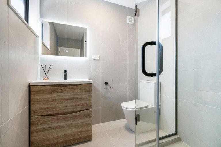 Photo of property in 127a Te Atatu Road, Te Atatu South, Auckland, 0610