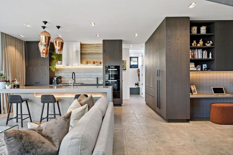 Photo of property in 41 Craig Road, Milford, Auckland, 0620