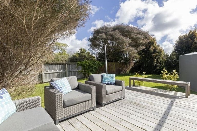 Photo of property in 23 Kaipara Portage Road, Riverhead, 0820