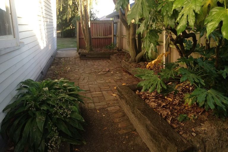 Photo of property in 17 Lyndon Street, Riccarton, Christchurch, 8011