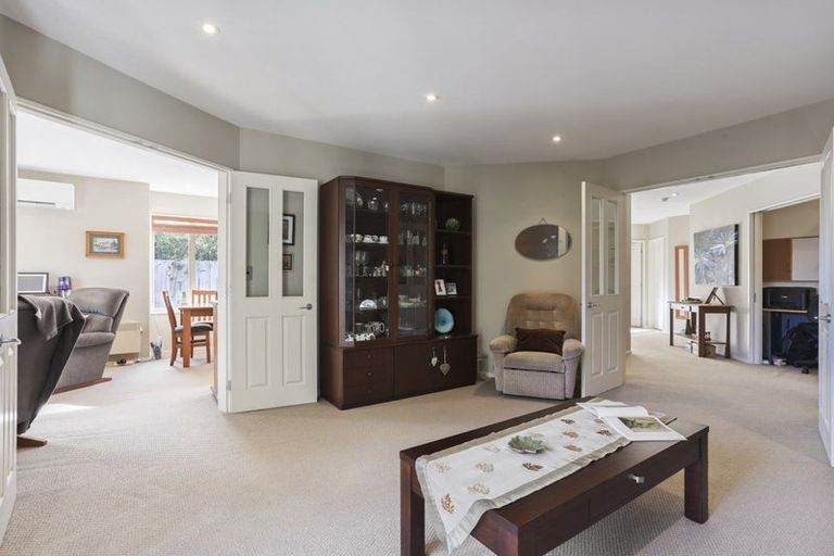 Photo of property in 14 Len Hale Place, Parklands, Christchurch, 8083