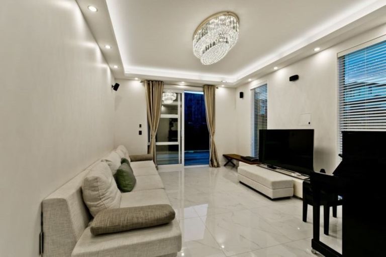 Photo of property in 91 San Valentino Drive, Henderson, Auckland, 0612