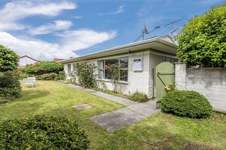 Photo of property in 14 Richmond Avenue, Waikanae, 5036