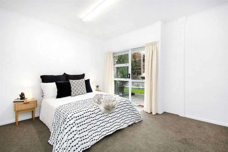 Photo of property in 78 Churton Drive, Churton Park, Wellington, 6037