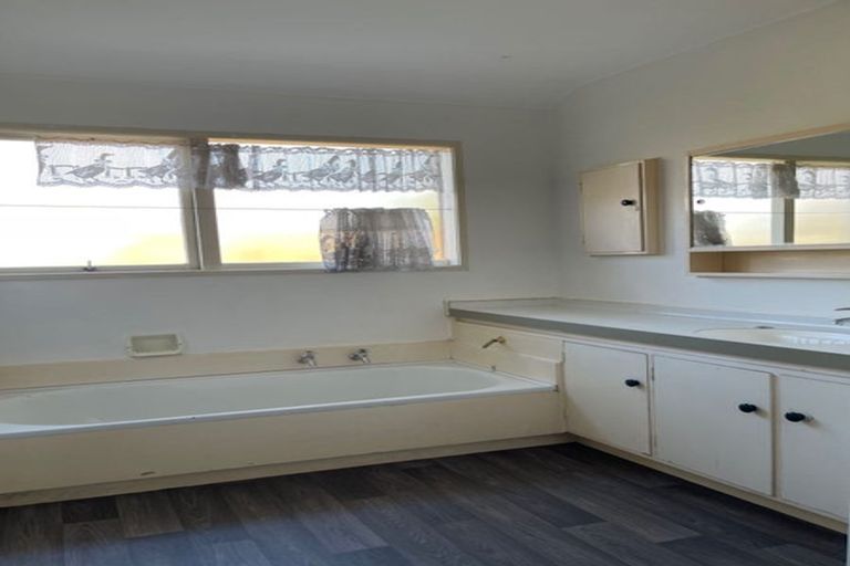 Photo of property in 6 Wilbur Place, Pakuranga Heights, Auckland, 2010