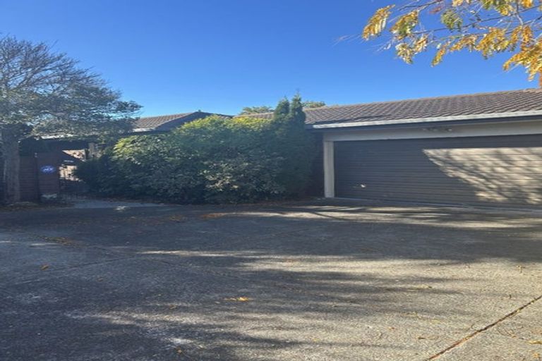 Photo of property in 34 Regency Crescent, Redwood, Christchurch, 8051