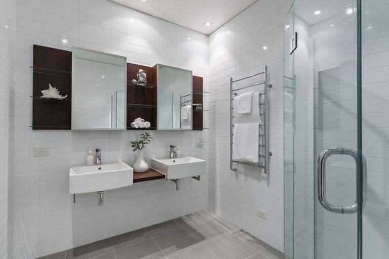 Photo of property in 1/7 The Promenade, Takapuna, Auckland, 0622