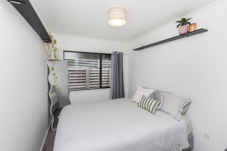 Photo of property in 64 Effingham Street, North New Brighton, Christchurch, 8083