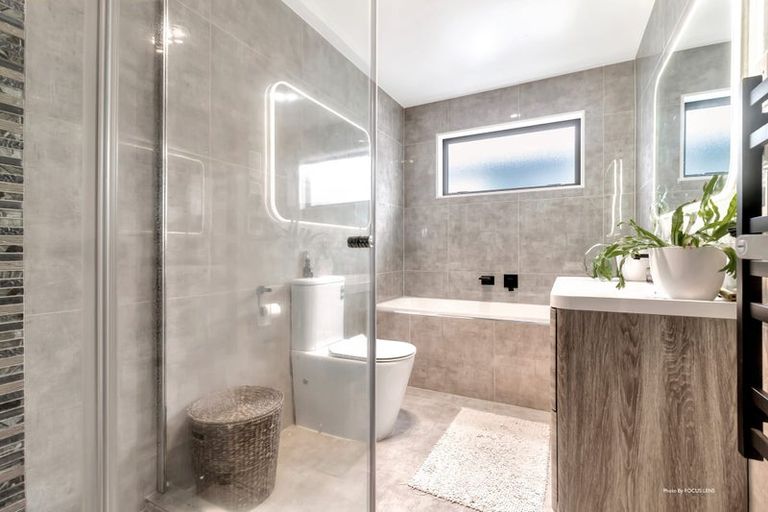 Photo of property in 18a Buckingham Crescent, Manukau, Auckland, 2025