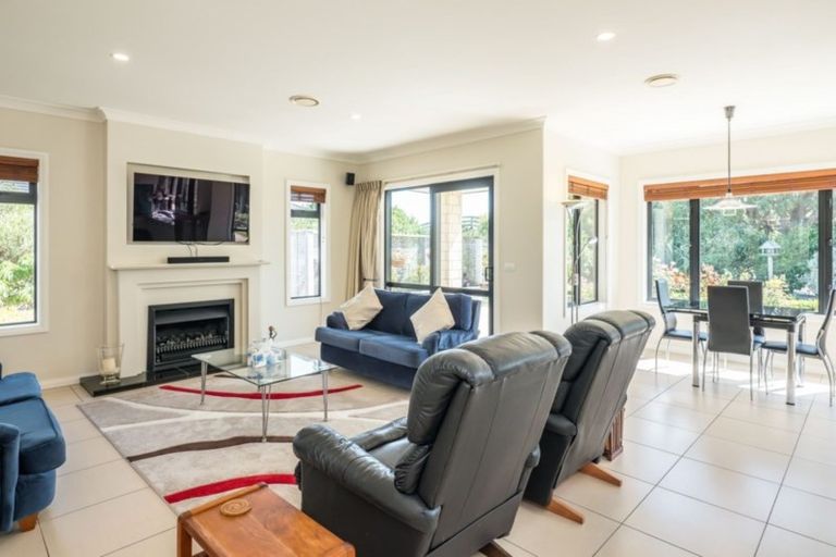 Photo of property in 57 Kotuku Drive, Paraparaumu Beach, Paraparaumu, 5032