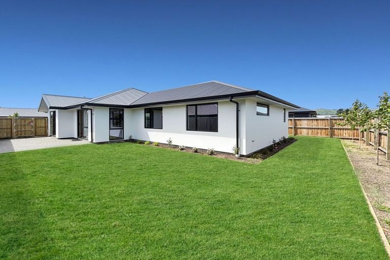 Photo of property in 28 Blue Jacket Drive, Halswell, Christchurch, 8025