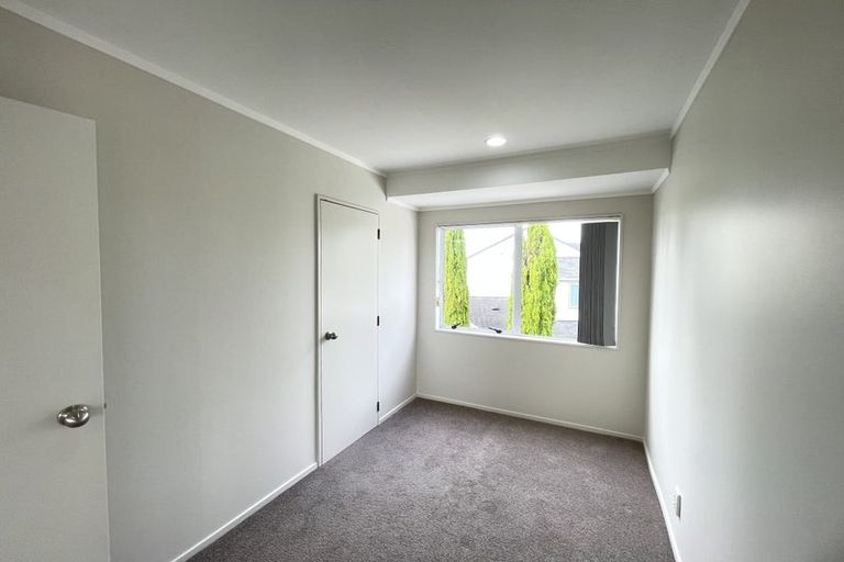 Photo of property in 2/34 Simmental Crescent, Somerville, Auckland, 2014