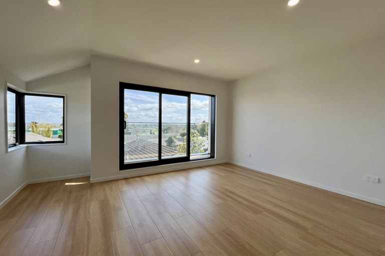 Photo of property in 523f Pakuranga Road, Howick, Auckland, 2010