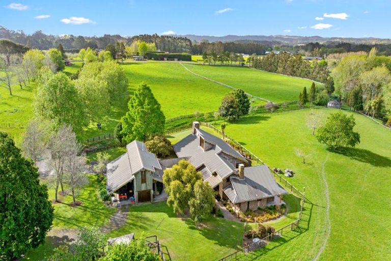 Photo of property in 42 Dysart Lane, Kumeu, 0891