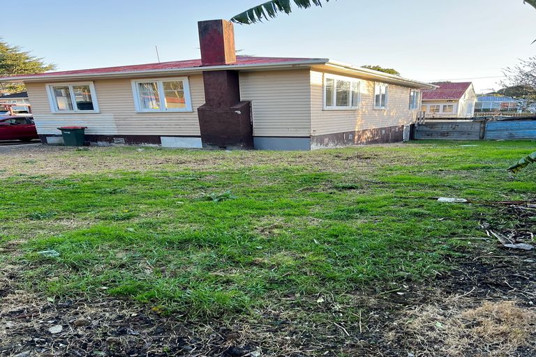 Photo of property in 14 Fields Road, Manurewa, Auckland, 2102