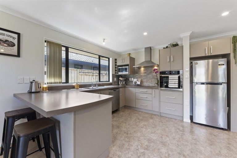 Photo of property in 25 Geneva Terrace, Kelvin Grove, Palmerston North, 4414