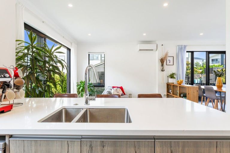 Photo of property in 20 Tuamaka Lane, Hobsonville, Auckland, 0616