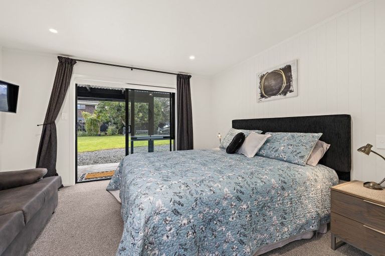 Photo of property in 4a Riverside Drive, Point Wells, 0986