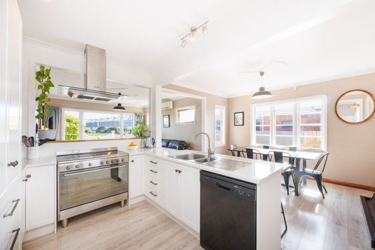 Photo of property in 236 Tremaine Avenue, Highbury, Palmerston North, 4412