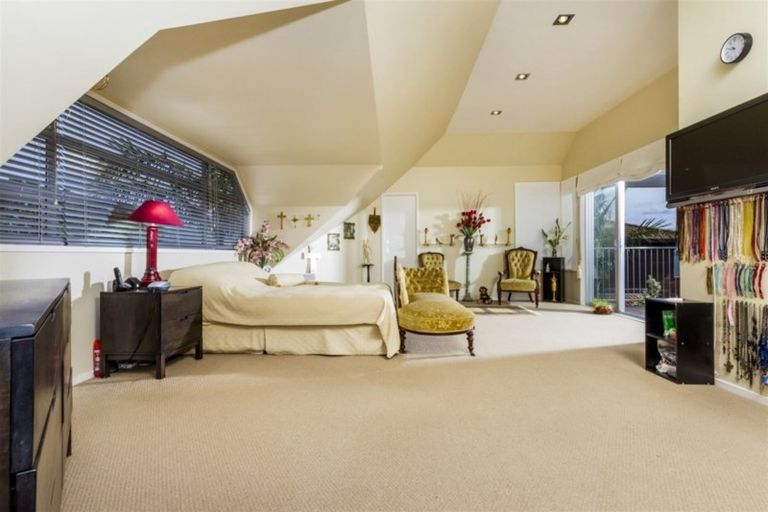 Photo of property in 2 Cliff Road, Torbay, Auckland, 0630