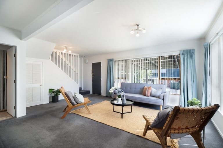 Photo of property in 85 Churton Drive, Churton Park, Wellington, 6037