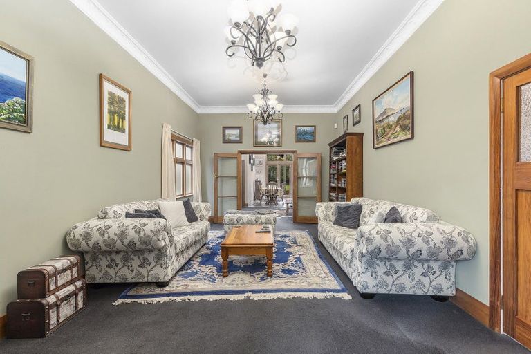 Photo of property in 159 Onepu Road, Lyall Bay, Wellington, 6022