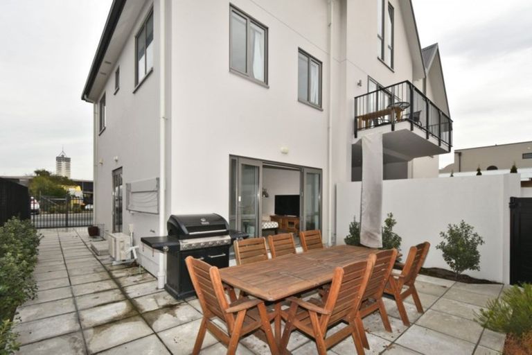 Photo of property in 2/155 Peterborough Street, Christchurch Central, Christchurch, 8013