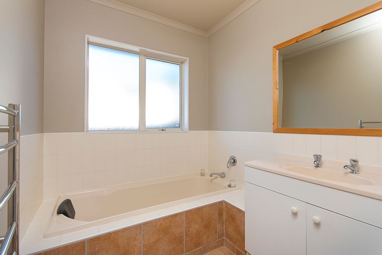 Photo of property in 31e Kaiwaka Road, Waiuku, 2123