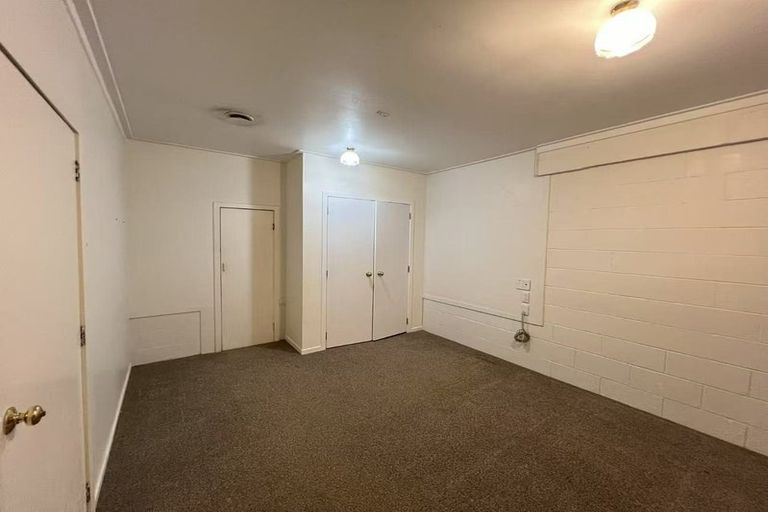 Photo of property in 200 Clovelly Road, Bucklands Beach, Auckland, 2012