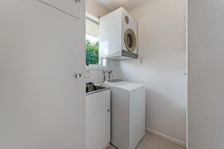 Photo of property in 2/4 Severn Place, Spotswood, New Plymouth, 4310