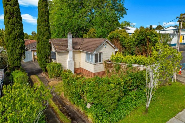 Photo of property in 1/89 Birkdale Road, Birkdale, Auckland, 0626