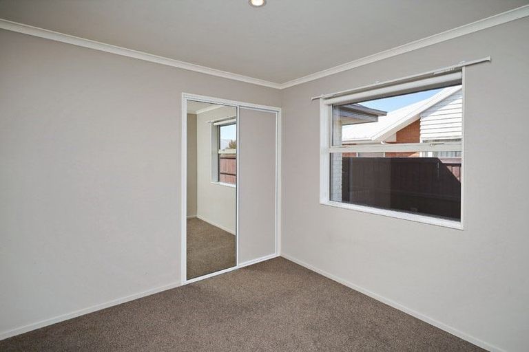 Photo of property in 19 Brockelbank Drive, Kaiapoi, 7630