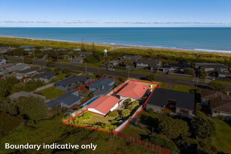 Photo of property in 172 Karaka Street, Castlecliff, Whanganui, 4501