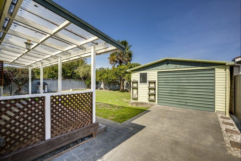 Photo of property in 52 Wynyard Crescent, Tamatea, Napier, 4112