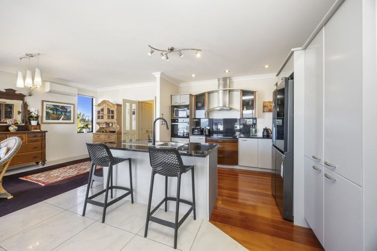 Photo of property in 34a Seaview Road, Castor Bay, Auckland, 0620