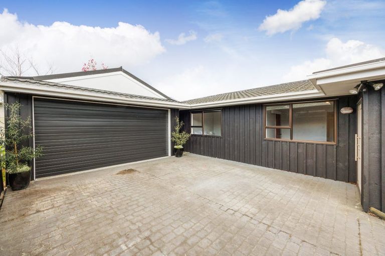 Photo of property in 3 Newland Court, Palmerston North, 4410