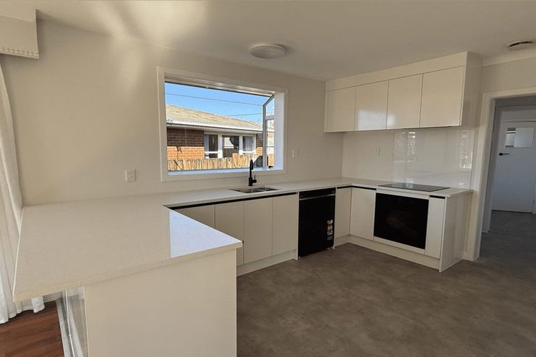 Photo of property in 61 Larnoch Road, Henderson, Auckland, 0610