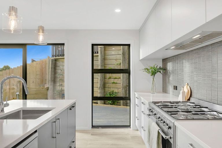 Photo of property in 68 Kakariki Grove, Waikanae, 5036