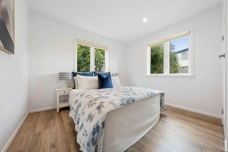 Photo of property in 18 Kenmure Avenue, Forrest Hill, Auckland, 0620
