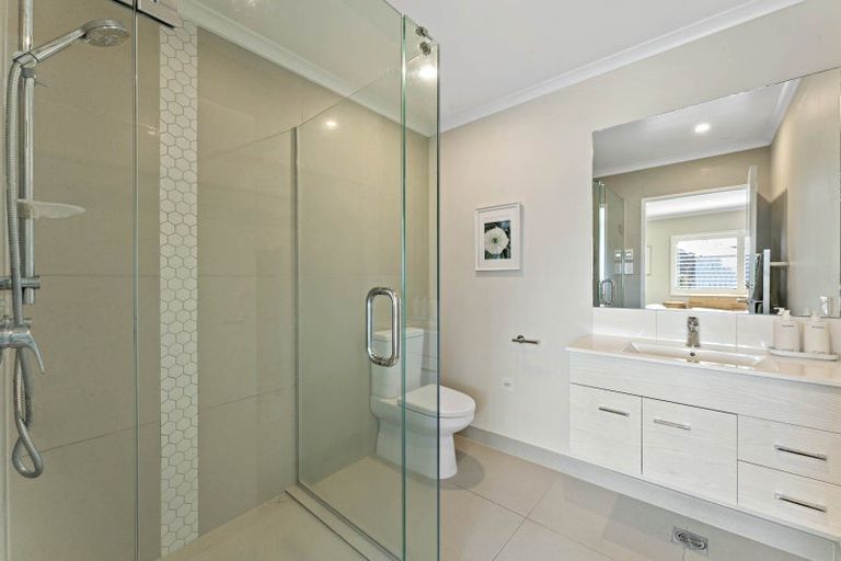 Photo of property in 39 Rangihina Road, Hobsonville, Auckland, 0616