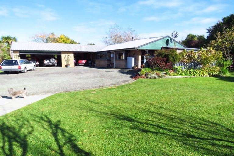 Photo of property in 19 Kew Road, Westport, 7825