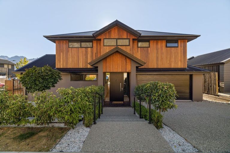 Photo of property in 30 Muster Road, Jacks Point, 9371