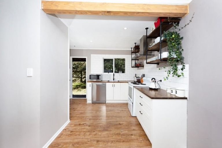 Photo of property in 1/252 Birkdale Road, Birkdale, Auckland, 0626