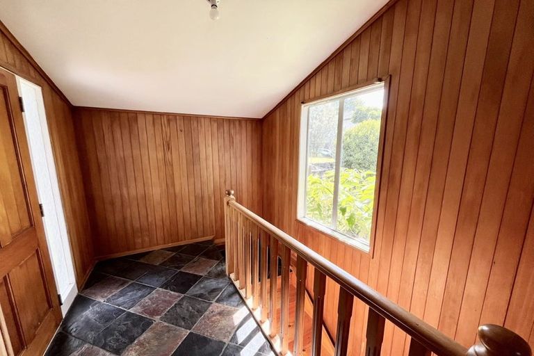 Photo of property in 20 Trias Road, Totara Vale, Auckland, 0629