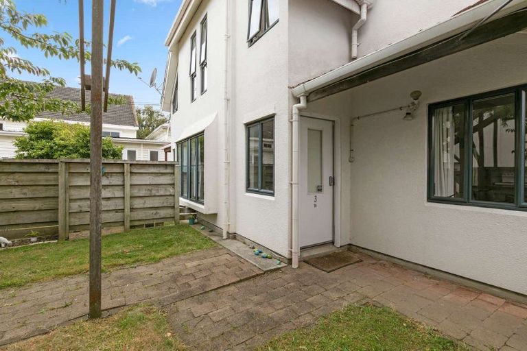 Photo of property in 3/74 Waiwhetu Road, Waiwhetu, Lower Hutt, 5010