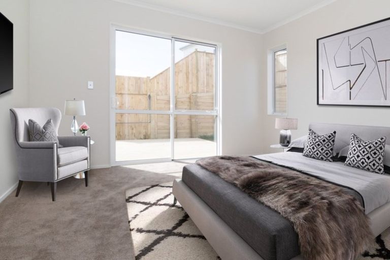 Photo of property in 8 Franheim Crescent, Orewa, 0931